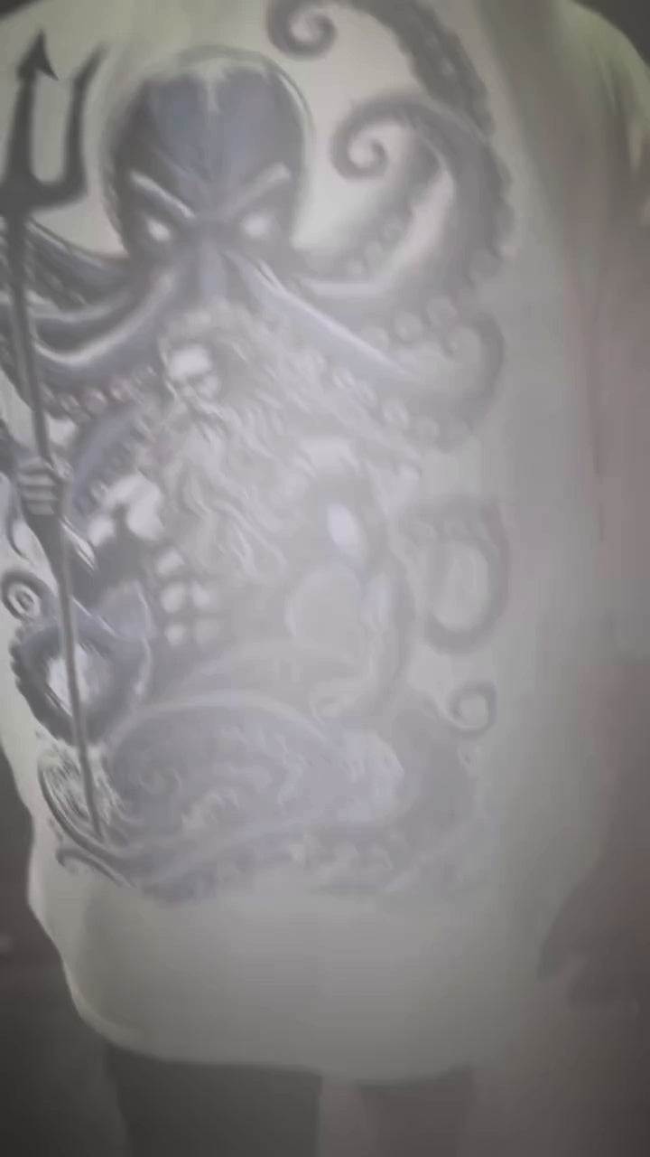 Video provided by Shopify App SwipeUp